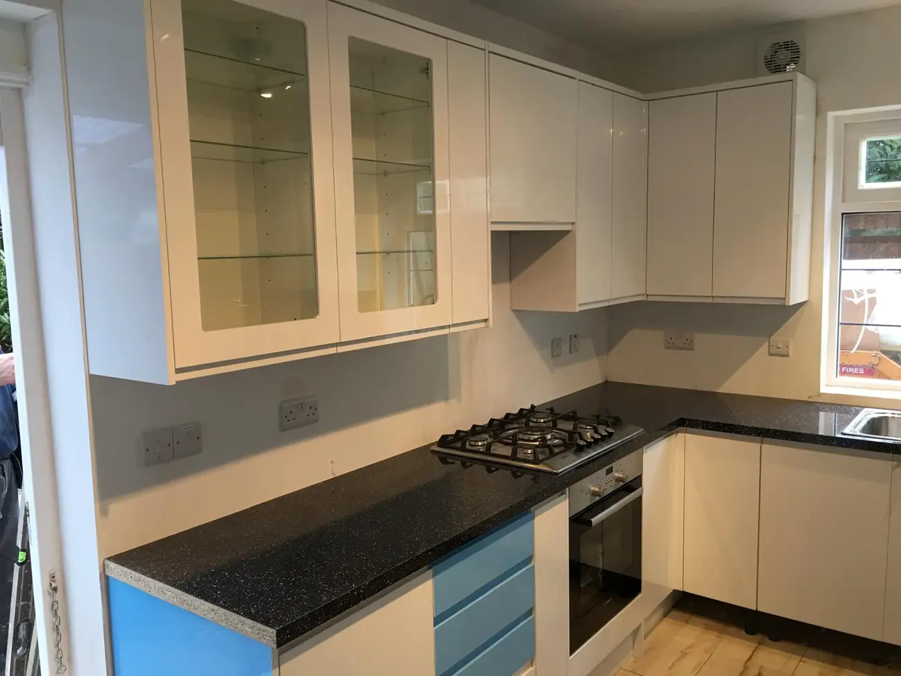 Cream shaker kitchen - Kev Construct, North London