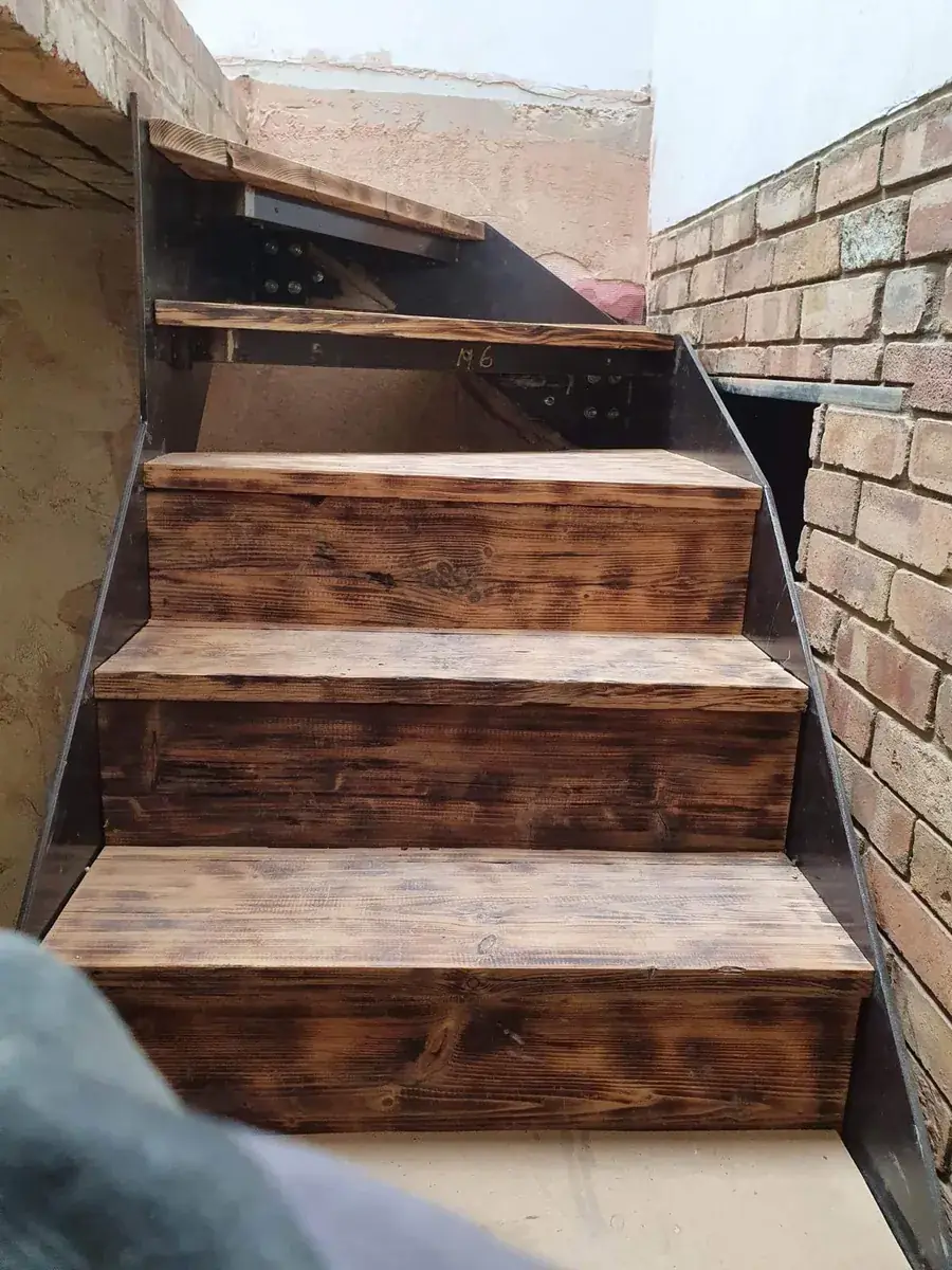 Loft conversion bedroom by Kev Construct